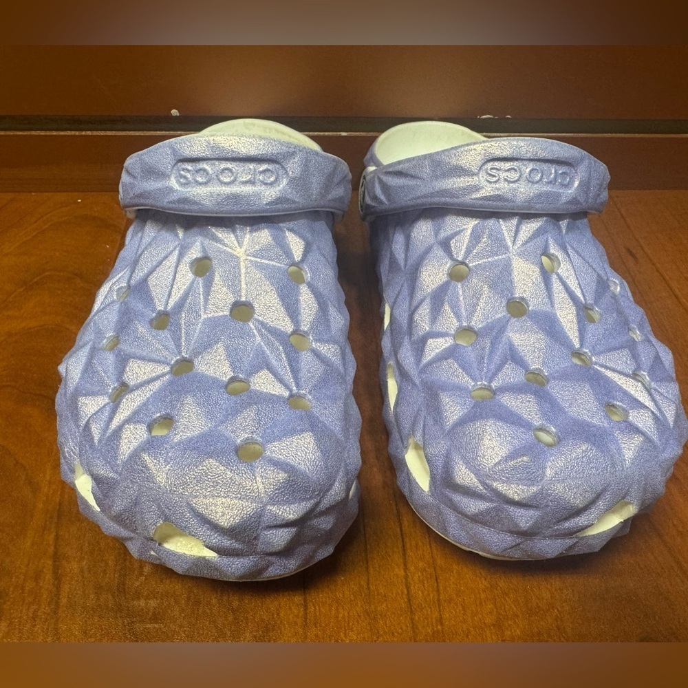 CROCS Women's Shimmering Purple Slippers